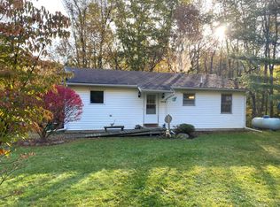 7685 Cloverdale Lake Rd, Delton, MI 49046