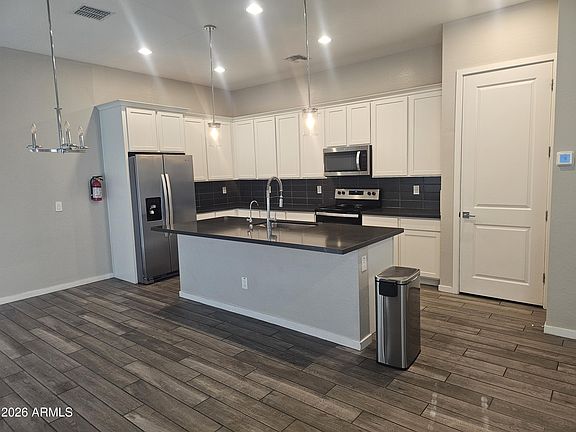 3rd image of 901 S SMITH Road #1001