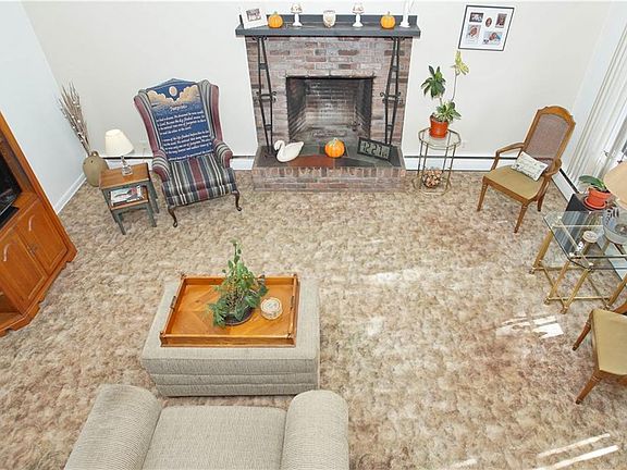 3rd image of 4821 Donald Ave