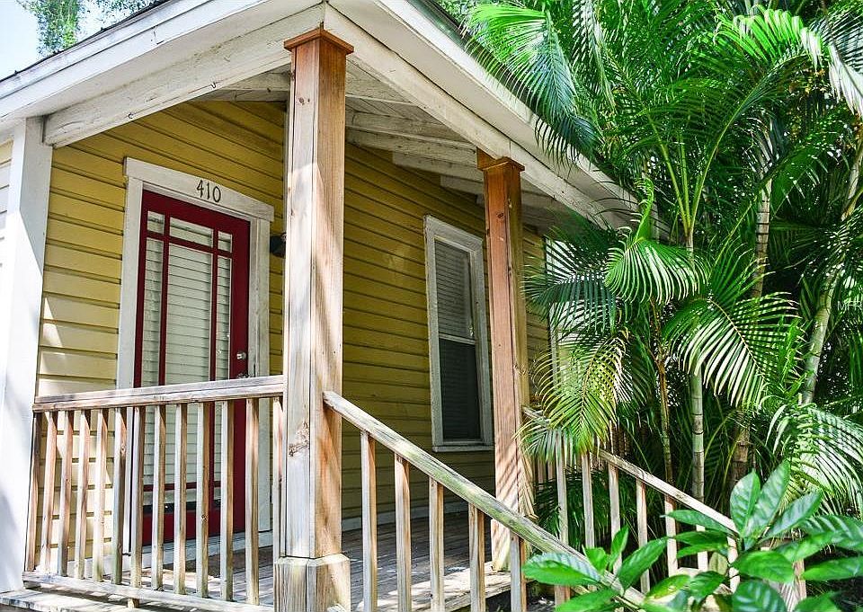 1st image of 410 E Amelia Ave