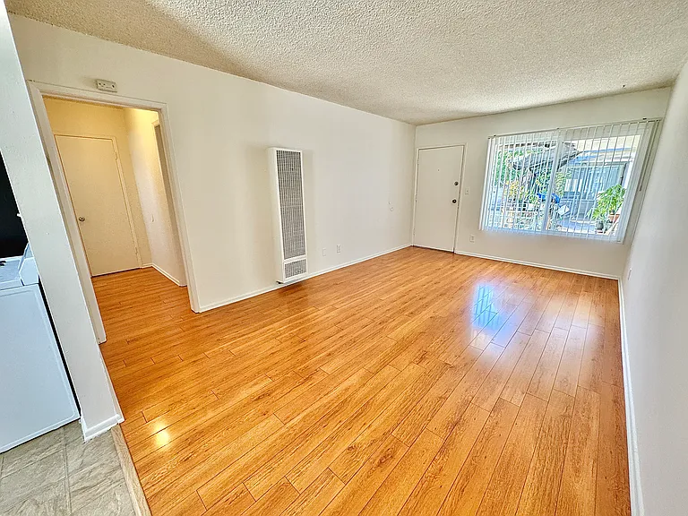 8750 Woodman Ave #18 — Photo 1