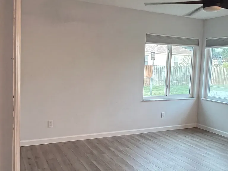 1820 Delki St NW — Photo 10
