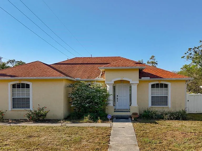 2402 Dryer Ave — Photo 1