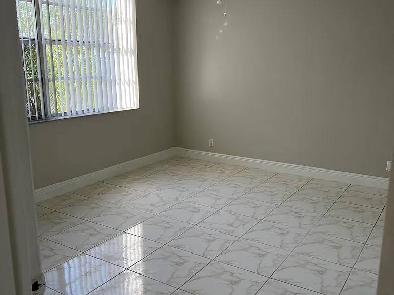 24 Abbey Ln #204 — Photo 31