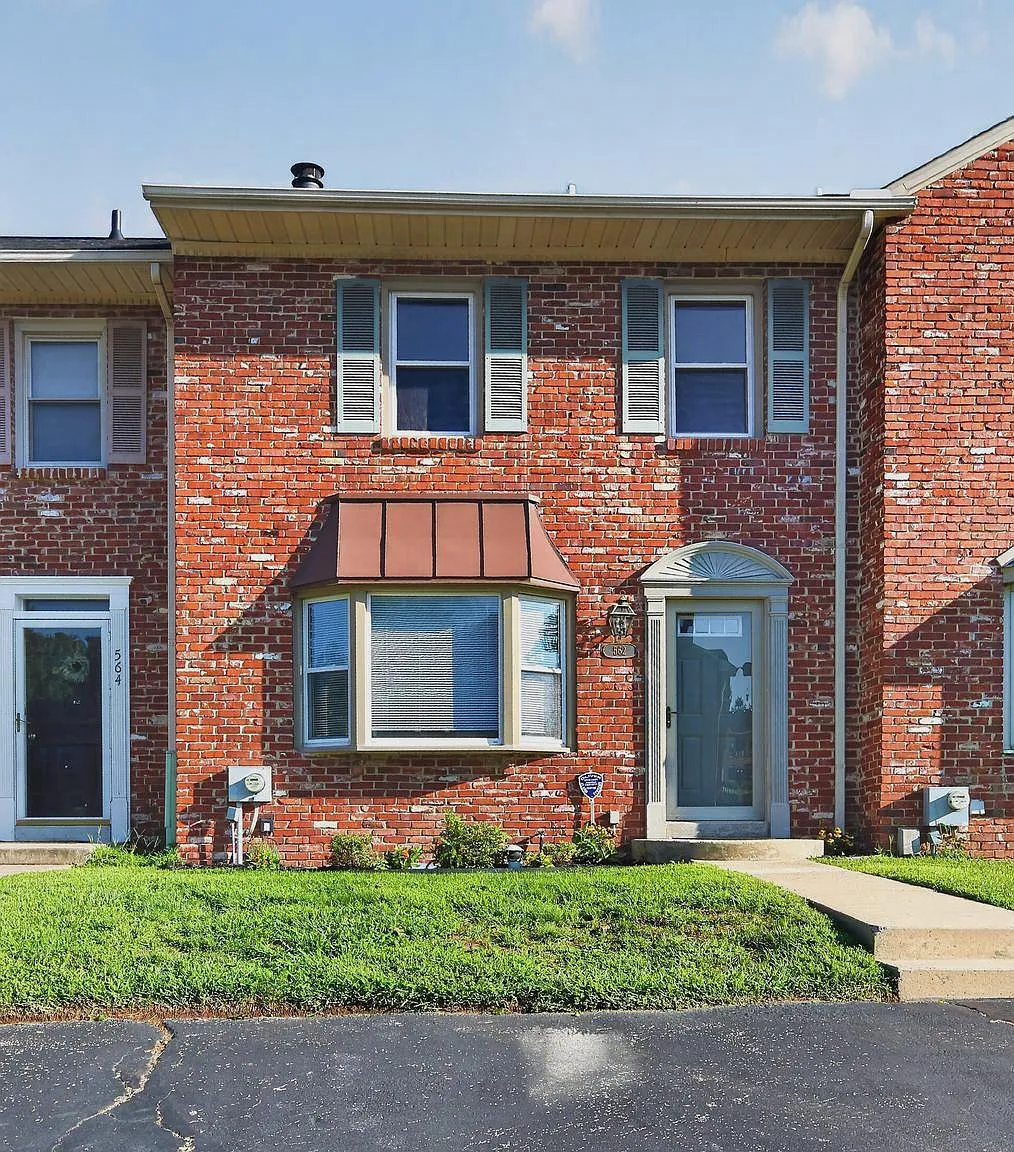 2 bed, 2.5 bath, 1520 sqft, $3,100 — Photo 2