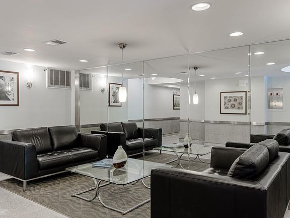 3rd image of 1738 Chicago Ave APT 305