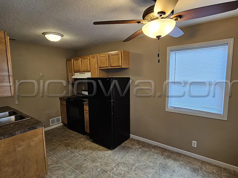 1207 O Avenue Pl NE — Photo 5
