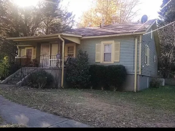 821 N 9th St, Griffin, GA 30223