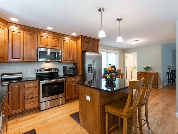 5th image of 21 Clements Ln