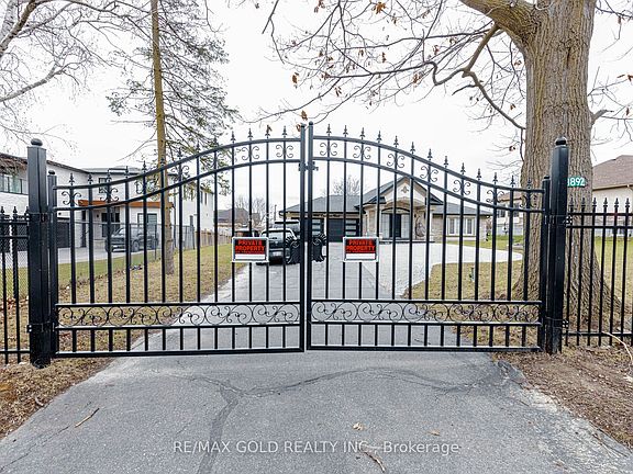5th image of 8892 Creditview Rd
