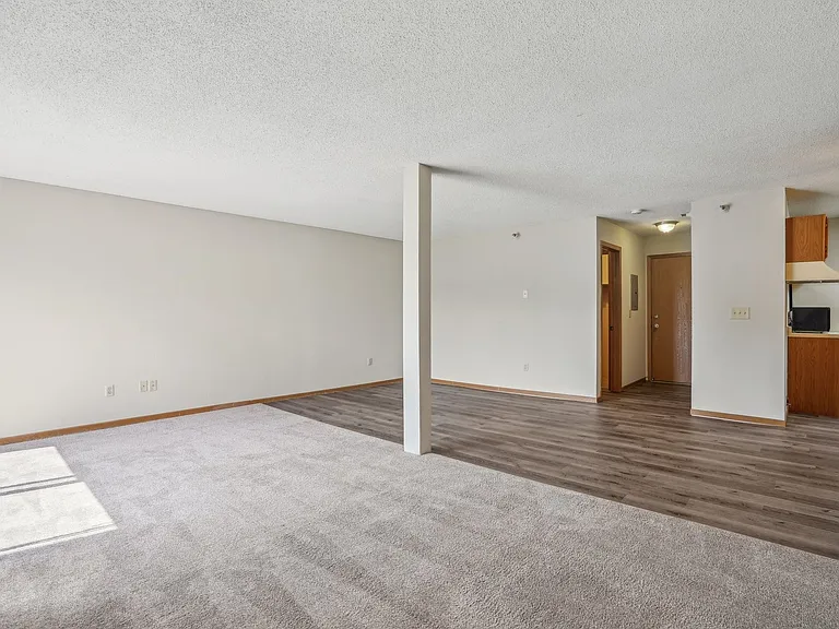 Century Ridge — Photo 13