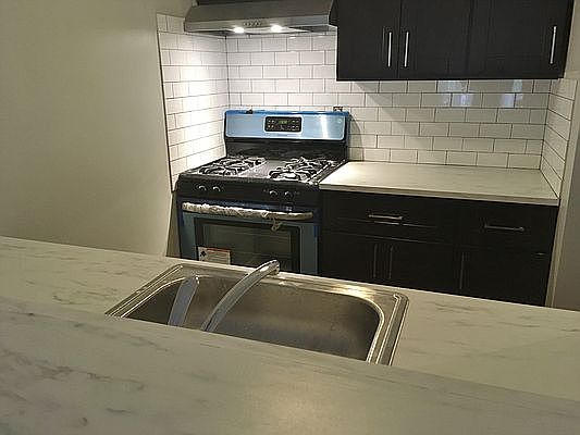 5th image of 426 E 141st St #2
