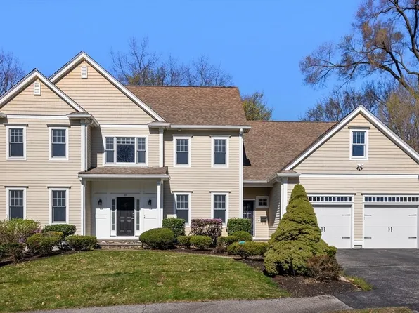 11 Bobolink Rd, Wellesley, MA 02481