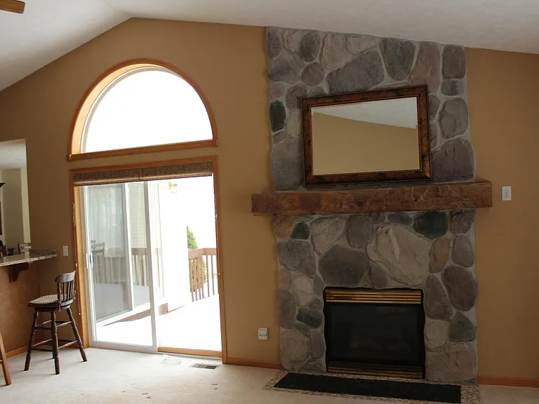 1695 Veterans Dr — Photo 11