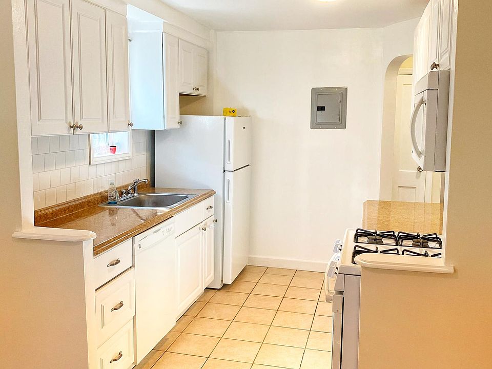 1st image of 229 Delano Ave W Floor 1
