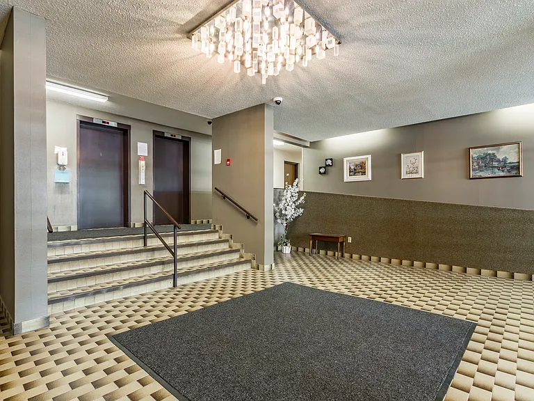 25 Lorne Ave #304 — Photo 16