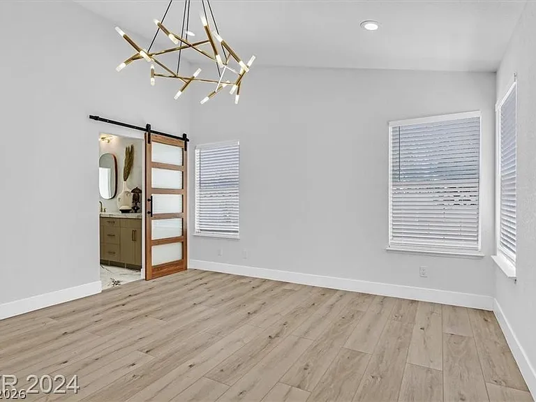 8 Barton Spring Cir — Photo 10