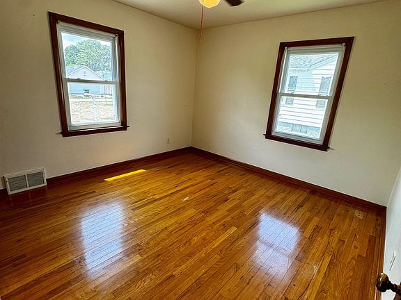5th image of 3911 19th St