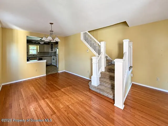 2 bed, 1.0 bath, 800 sqft, $1,350 — Photo 3