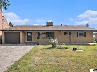 7421 N 28th St, Omaha, NE 68112