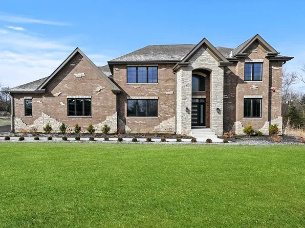 27 Abbeywoods Dr, Barrington, IL 60010