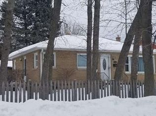 2606 W Como Pl, Glendale, WI 53209
