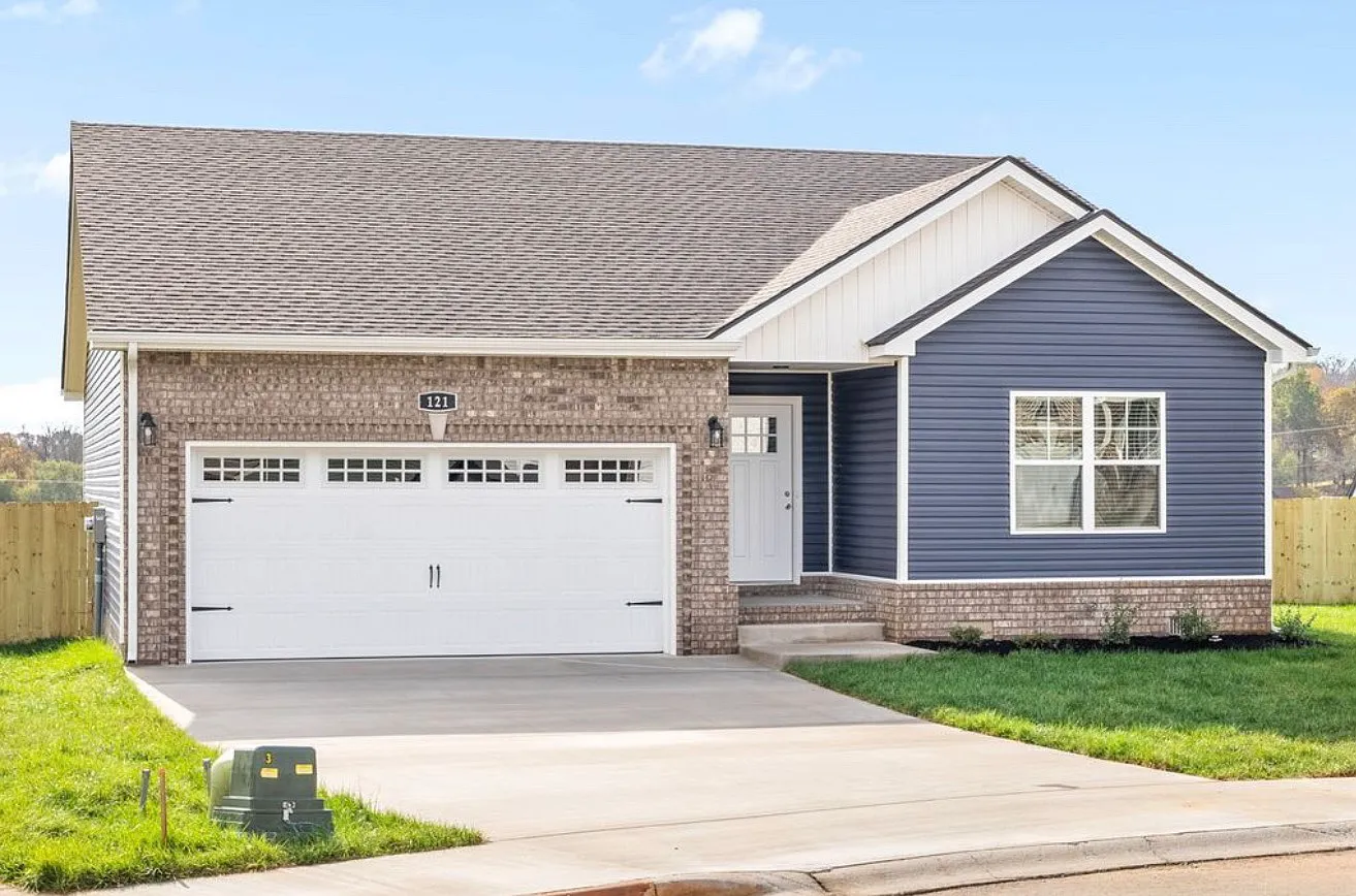 3 bed, 1374 sqft, $1,950 — Photo 3