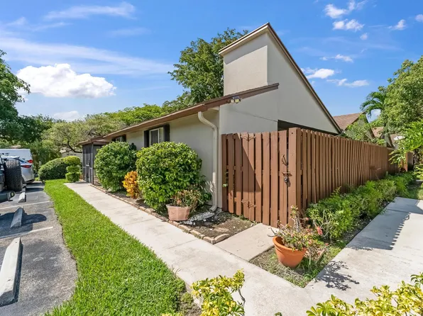 22295 Timberly Drive, Boca Raton, FL 33428