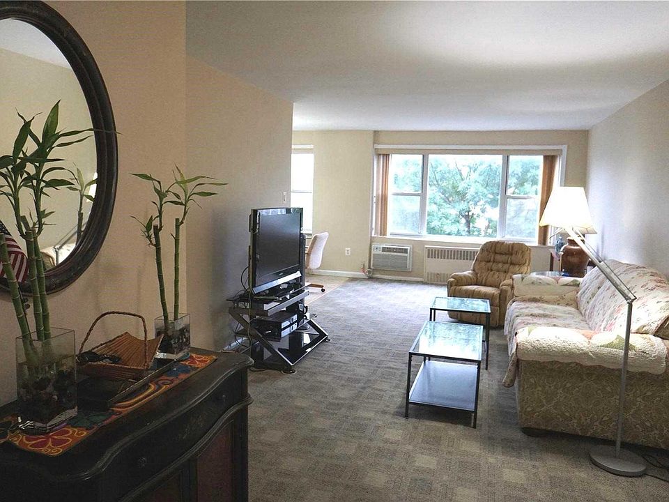 280 Guy Lombardo Ave APT 3F, Freeport, NY 11520 Zillow