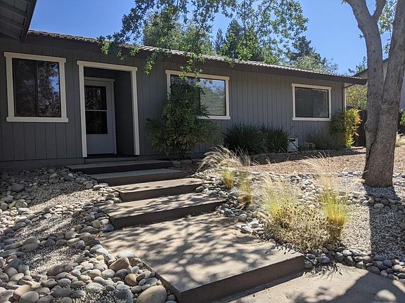 2nd image of 3555 Santos Cir