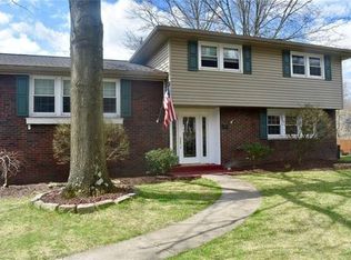 277 Knickerbocker Dr, Pittsburgh, PA 15235