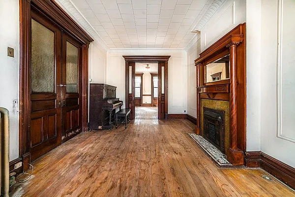 Sold by Block & Lot Real Estate | media 23