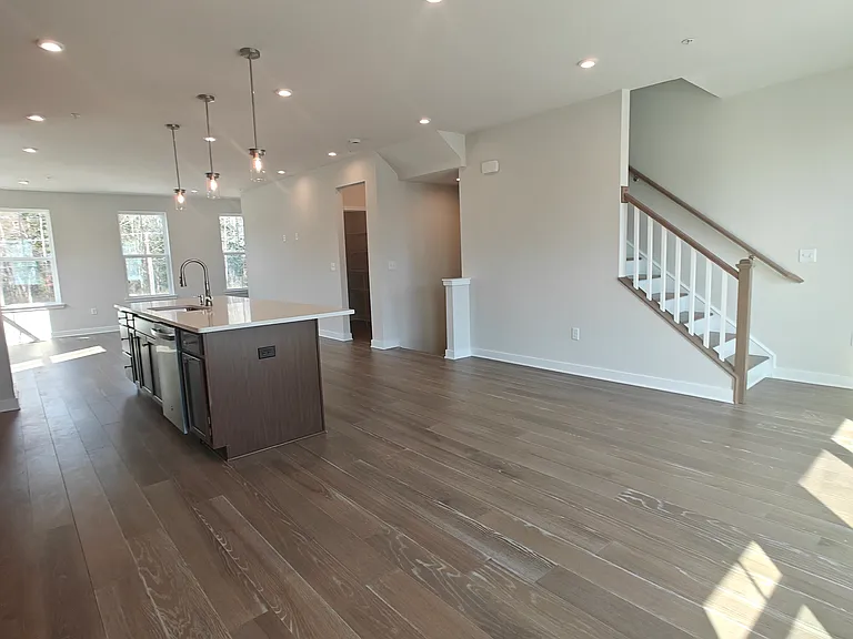 108 S Durham Dr — Photo 12