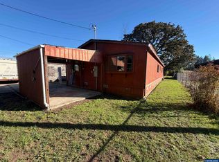 1901 Kalmia St, Sweet Home, OR 97386