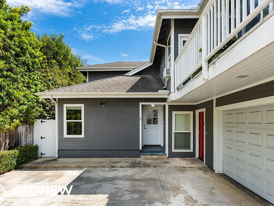 2696 Santa Ana Ave