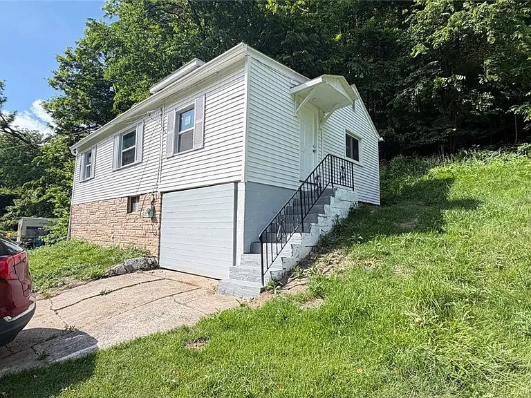 1021 California Dr — Photo 1
