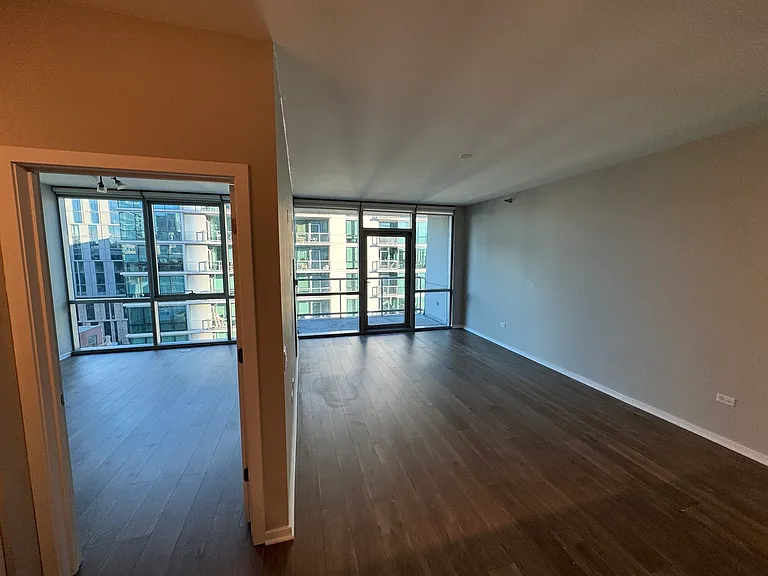 125 S Green St #1002A — Photo 2