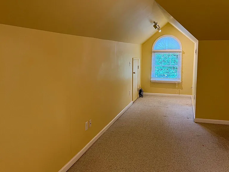 8311 Poplar Grove Cir — Photo 36