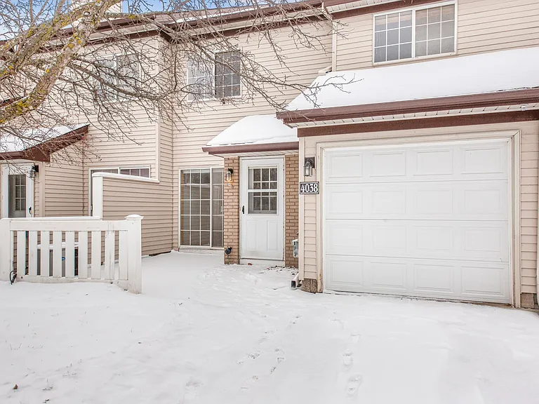 4038 Crystal Cir — Photo 12