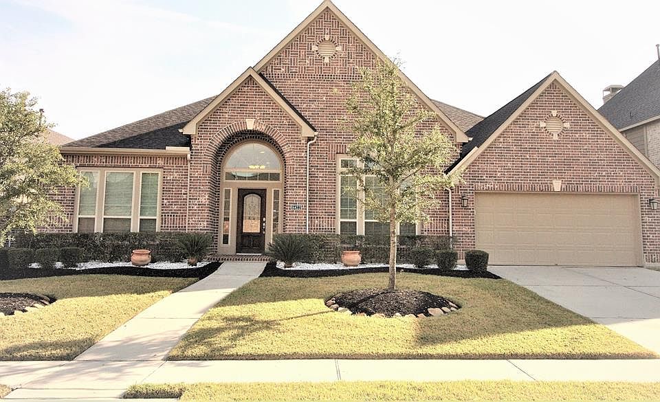 1st image of 16422 Sawyer Knoll Ln