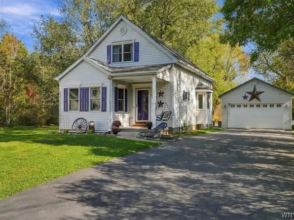1240 Smith Rd, East Amherst, NY 14051