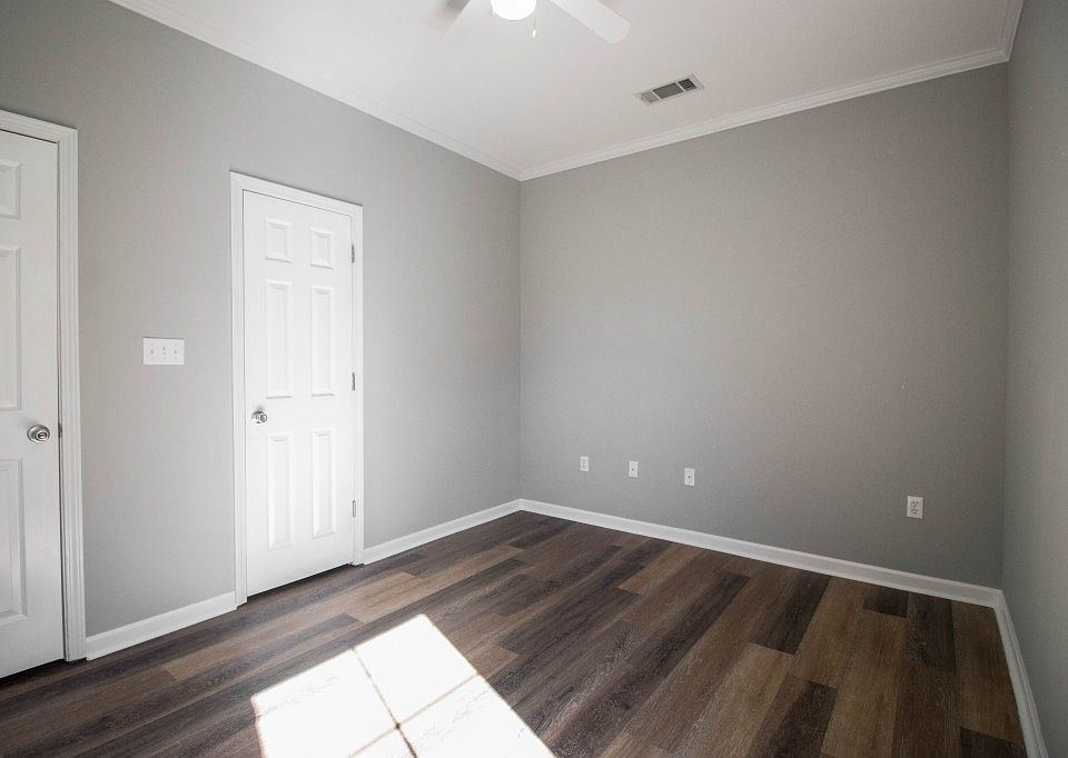 2nd image of 10643 Pinebrook Ave