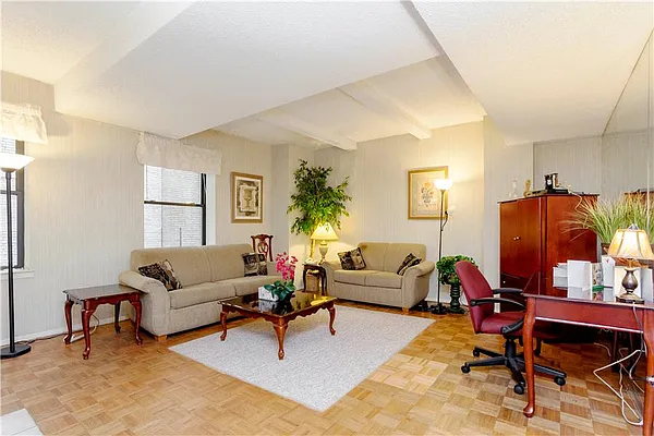 Rented by Compass | media 27