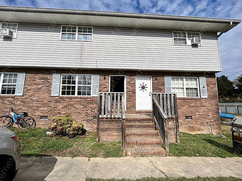 1st image of 63 Clara Dr