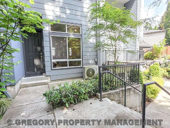 4th image of 8321 NE 176th Ct Unit 102