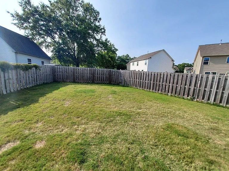608 Stapleford Ln — Photo 31