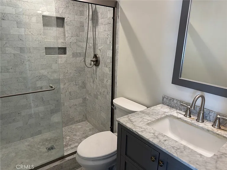 262 Park Ave #C — Photo 6