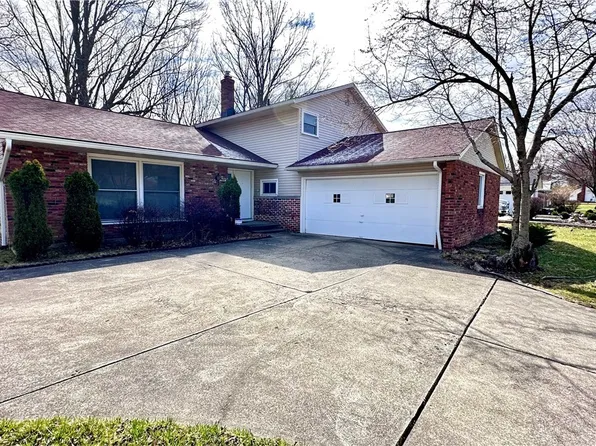 377 Balmoral Dr, Richmond Heights, OH 44143