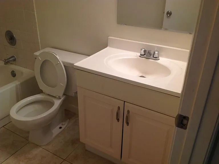 954 Courtyard Ln #22 — Photo 8