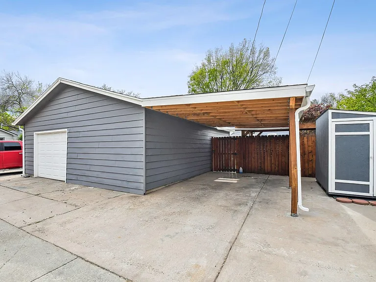 1520 S Monroe St — Photo 30